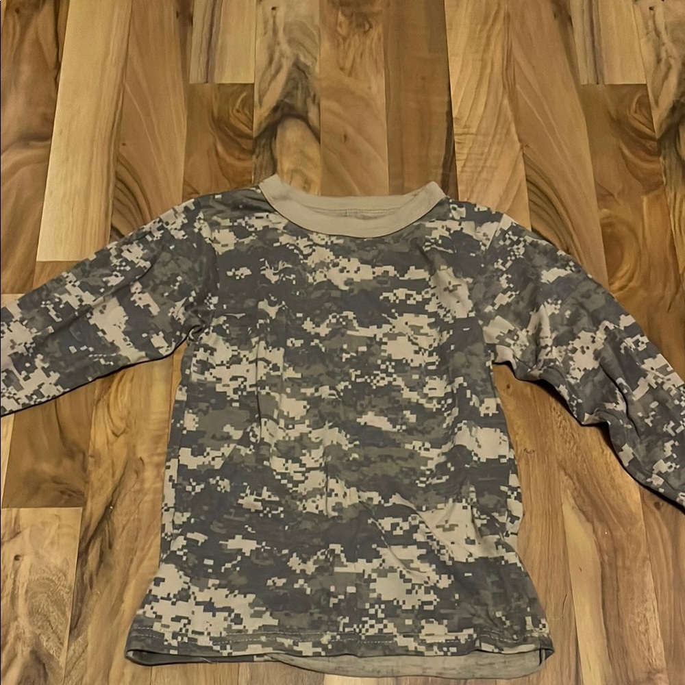 Gray Long Sleeve Camouflage Tee